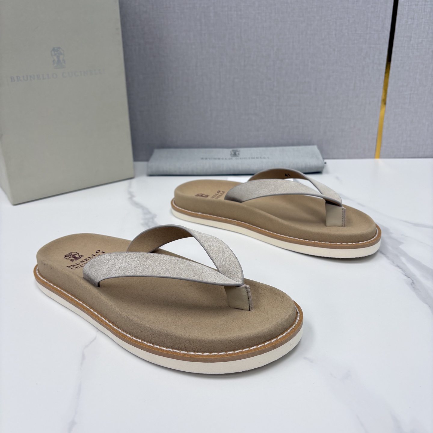 💋💍BC家 新品凉拖鞋 Brunell* Cucinell* 官方 5,700 考究的材料精美了这款夏季男士休闲街 💋💍BC家 新品凉拖鞋 Brunell* Cucinell* 官方 5,700 考究的材料精美了这款夏季男士休闲街