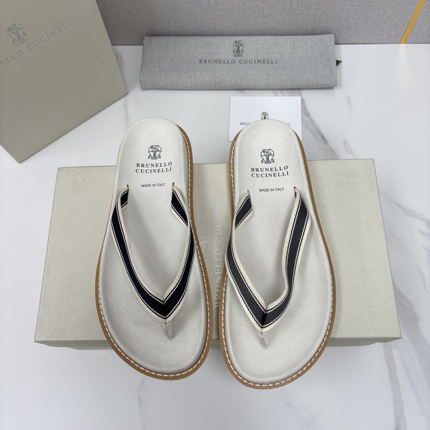 💋💍BC家  新品凉拖鞋 Brunell* Cucinell*  官方 5,700  考究的材料精美了这款夏季男士休闲街