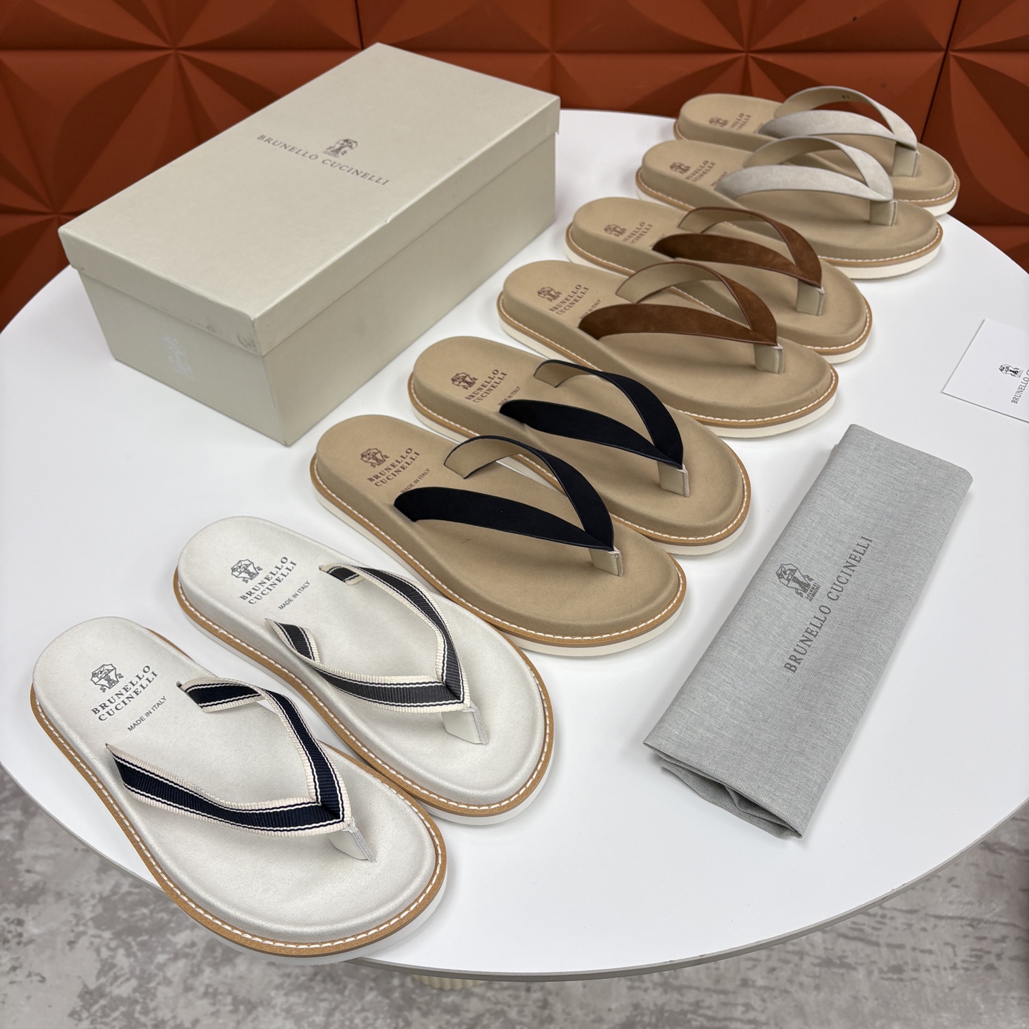 💋💍BC家  新品凉拖鞋 Brunell* Cucinell*  官方 5,700  考究的材料精美了这款夏季男士休闲街