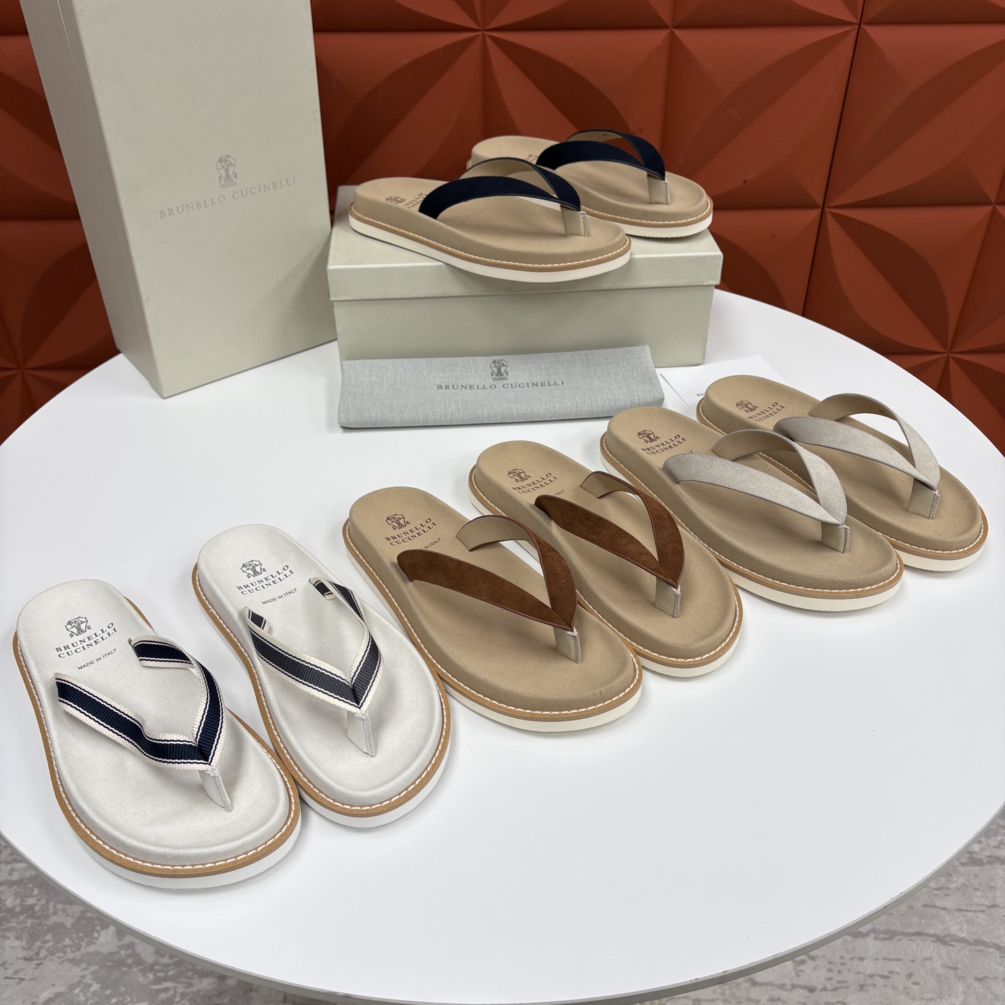 💋💍BC家  新品凉拖鞋 Brunell* Cucinell*  官方 5,700  考究的材料精美了这款夏季男士休闲街