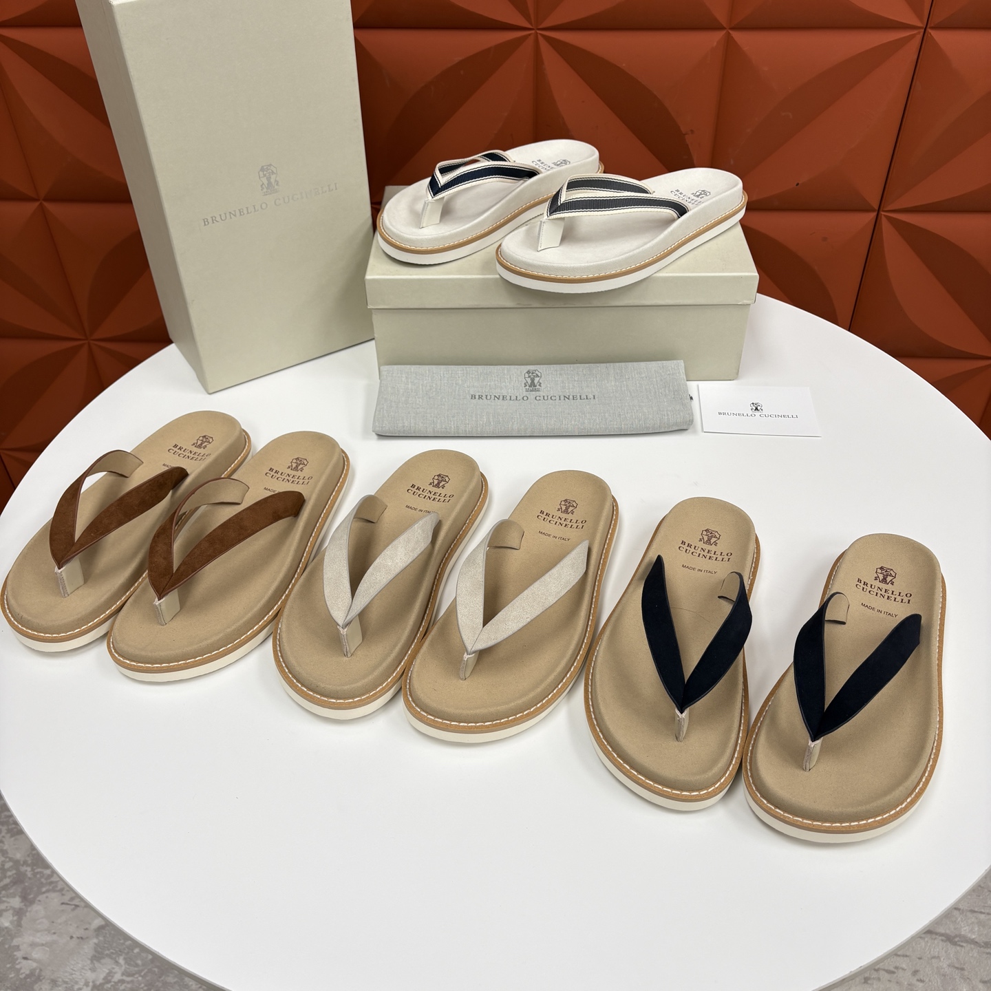 💋💍BC家  新品凉拖鞋 Brunell* Cucinell*  官方 5,700  考究的材料精美了这款夏季男士休闲街