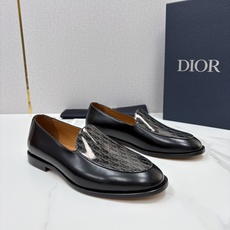 💋💍CD家新品 DIO* TIMELESS 乐福鞋皮鞋 官方 8,600 这款乐福鞋体现经典的优雅气质。采 💋💍CD家新品 DIO* TIMELESS 乐福鞋皮鞋 官方 8,600 这款乐福鞋体现经典的优雅气质。采