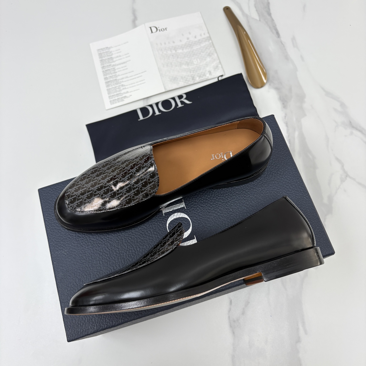 💋💍CD家新品 DIO* TIMELESS 乐福鞋皮鞋 官方 8,600 这款乐福鞋体现经典的优雅气质。采 💋💍CD家新品 DIO* TIMELESS 乐福鞋皮鞋 官方 8,600 这款乐福鞋体现经典的优雅气质。采