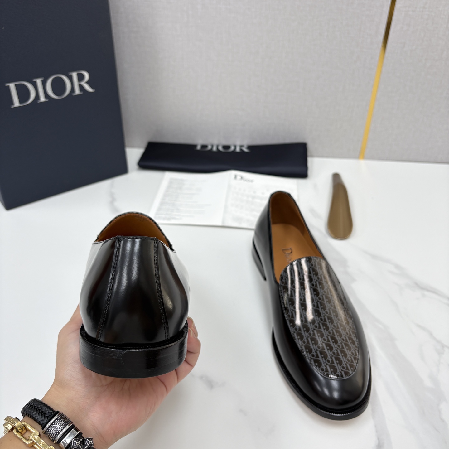 💋💍CD家新品 DIO* TIMELESS 乐福鞋皮鞋 官方 8,600 这款乐福鞋体现经典的优雅气质。采 💋💍CD家新品 DIO* TIMELESS 乐福鞋皮鞋 官方 8,600 这款乐福鞋体现经典的优雅气质。采