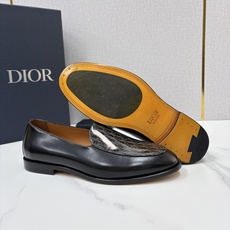💋💍CD家新品 DIO* TIMELESS 乐福鞋皮鞋 官方 8,600 这款乐福鞋体现经典的优雅气质。采 💋💍CD家新品 DIO* TIMELESS 乐福鞋皮鞋 官方 8,600 这款乐福鞋体现经典的优雅气质。采