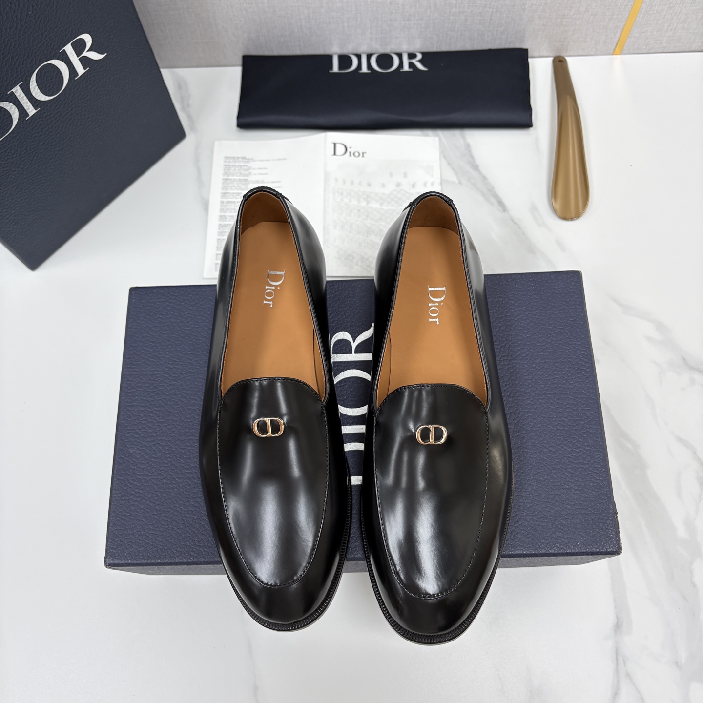 💋💍CD家新品   DIO* TIMELESS 乐福鞋皮鞋   官方   8,600  这款乐福鞋体现经典的优雅气质。采
