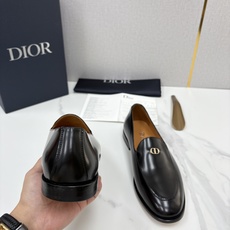 💋💍CD家新品 DIO* TIMELESS 乐福鞋皮鞋 官方 8,600 这款乐福鞋体现经典的优雅气质。采 💋💍CD家新品 DIO* TIMELESS 乐福鞋皮鞋 官方 8,600 这款乐福鞋体现经典的优雅气质。采