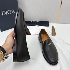 💋💍CD家新品 DIO* TIMELESS 乐福鞋皮鞋 官方 8,600 这款乐福鞋体现经典的优雅气质。采 💋💍CD家新品 DIO* TIMELESS 乐福鞋皮鞋 官方 8,600 这款乐福鞋体现经典的优雅气质。采