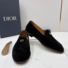 💋💍CD家新品 DIO* TIMELESS 乐福鞋皮鞋 官方 8,600 这款乐福鞋体现经典的优雅气质。采 💋💍CD家新品 DIO* TIMELESS 乐福鞋皮鞋 官方 8,600 这款乐福鞋体现经典的优雅气质。采