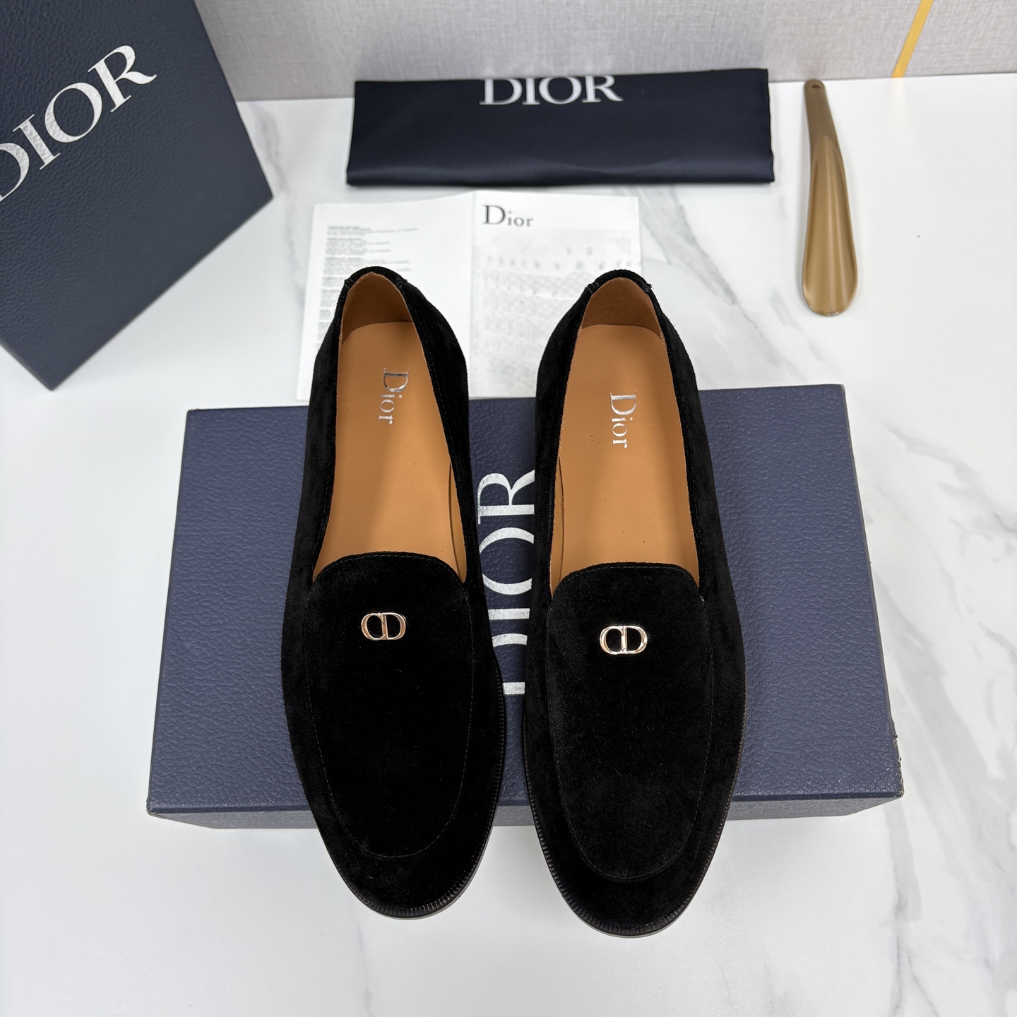 💋💍CD家新品   DIO* TIMELESS 乐福鞋皮鞋   官方   8,600  这款乐福鞋体现经典的优雅气质。采