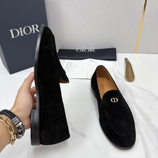 💋💍CD家新品 DIO* TIMELESS 乐福鞋皮鞋 官方 8,600 这款乐福鞋体现经典的优雅气质。采 💋💍CD家新品 DIO* TIMELESS 乐福鞋皮鞋 官方 8,600 这款乐福鞋体现经典的优雅气质。采