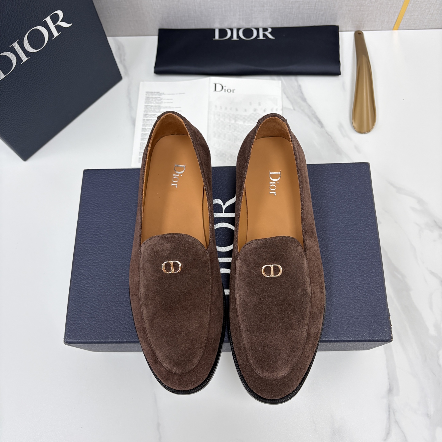 💋💍CD家新品   DIO* TIMELESS 乐福鞋皮鞋   官方   8,600  这款乐福鞋体现经典的优雅气质。采