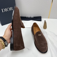 💋💍CD家新品 DIO* TIMELESS 乐福鞋皮鞋 官方 8,600 这款乐福鞋体现经典的优雅气质。采 💋💍CD家新品 DIO* TIMELESS 乐福鞋皮鞋 官方 8,600 这款乐福鞋体现经典的优雅气质。采