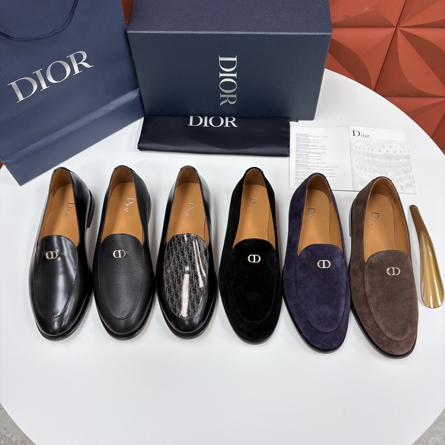 💋💍CD家新品   DIO* TIMELESS 乐福鞋皮鞋   官方   8,600  这款乐福鞋体现经典的优雅气质。采