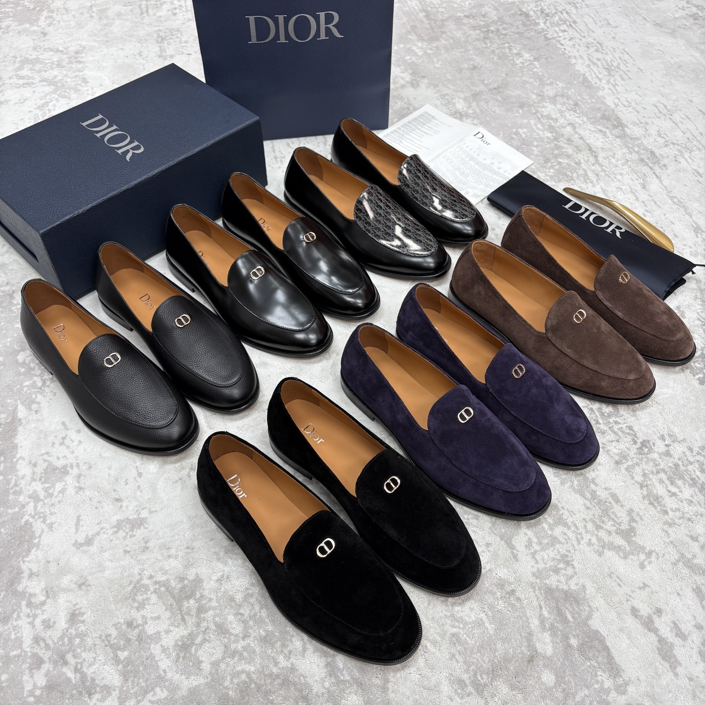 💋💍CD家新品   DIO* TIMELESS 乐福鞋皮鞋   官方   8,600  这款乐福鞋体现经典的优雅气质。采