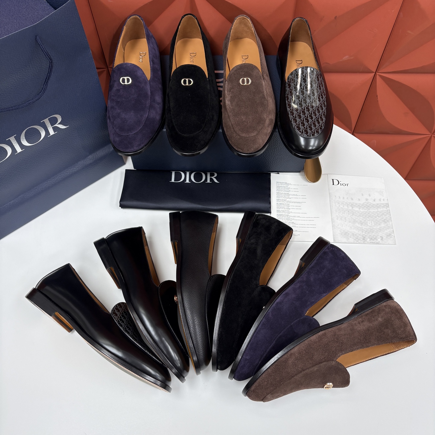 💋💍CD家新品   DIO* TIMELESS 乐福鞋皮鞋   官方   8,600  这款乐福鞋体现经典的优雅气质。采