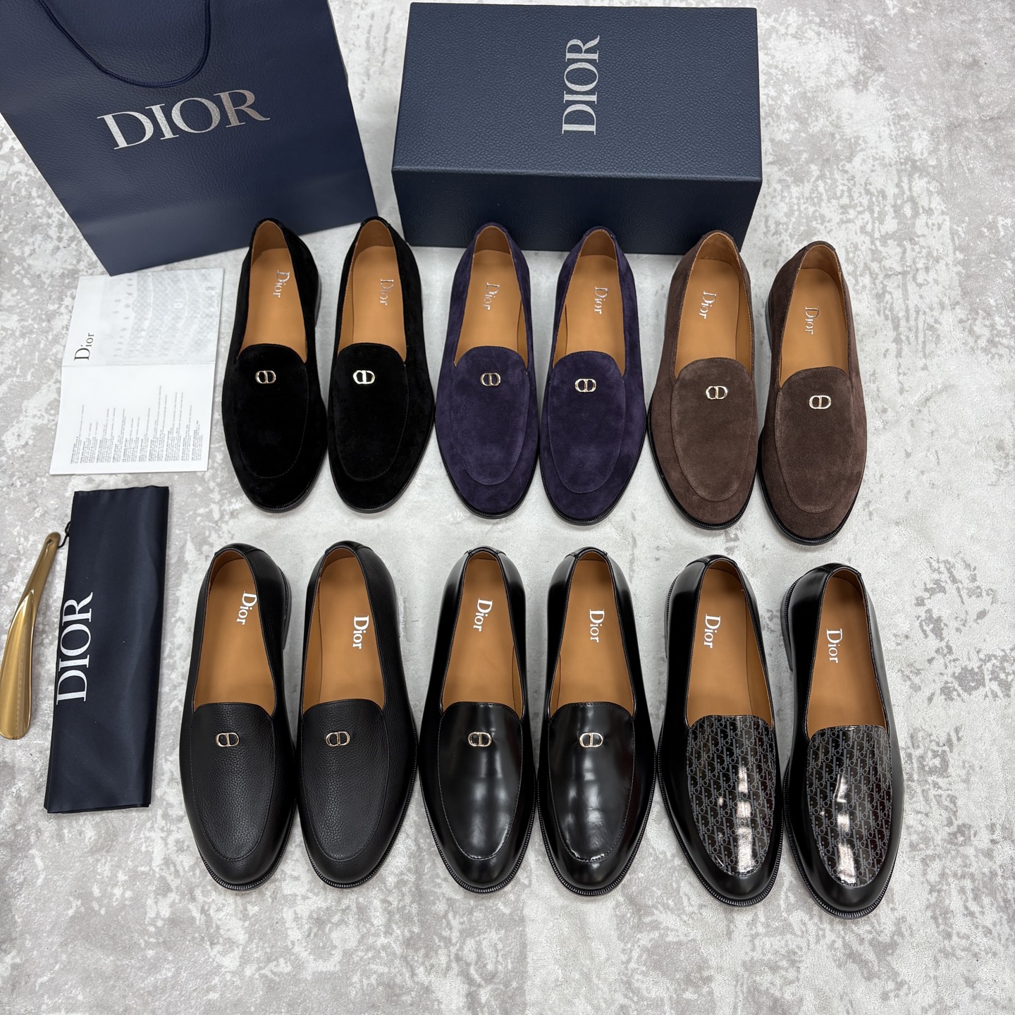 💋💍CD家新品   DIO* TIMELESS 乐福鞋皮鞋   官方   8,600  这款乐福鞋体现经典的优雅气质。采