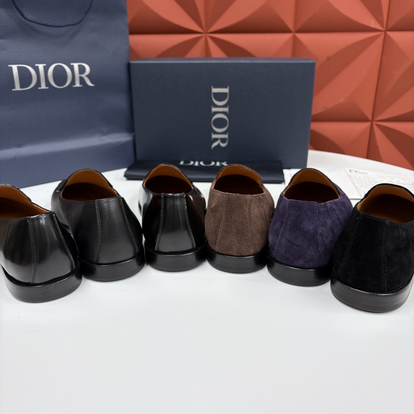 💋💍CD家新品   DIO* TIMELESS 乐福鞋皮鞋   官方   8,600  这款乐福鞋体现经典的优雅气质。采