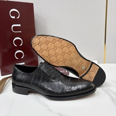 💋💍G家 GUCC* 古-驰 新品男士正装鞋皮鞋 德比鞋鞋型,是优雅与实用的平衡之选。选用细腻有光泽的进口牛皮/ 💋💍G家 GUCC* 古-驰 新品男士正装鞋皮鞋 德比鞋鞋型,是优雅与实用的平衡之选。选用细腻有光泽的进口牛皮/