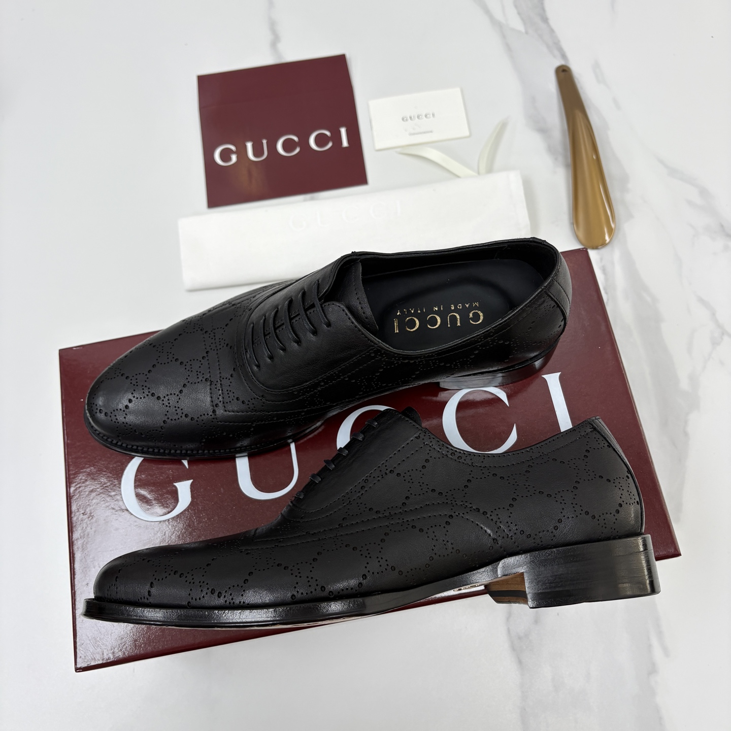 💋💍G家 GUCC* 古-驰 新品男士正装鞋皮鞋 德比鞋鞋型,是优雅与实用的平衡之选。选用细腻有光泽的进口牛皮/ 💋💍G家 GUCC* 古-驰 新品男士正装鞋皮鞋 德比鞋鞋型,是优雅与实用的平衡之选。选用细腻有光泽的进口牛皮/