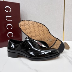 💋💍G家 GUCC* 古-驰 新品男士正装鞋皮鞋 德比鞋鞋型,是优雅与实用的平衡之选。选用细腻有光泽的进口牛皮/ 💋💍G家 GUCC* 古-驰 新品男士正装鞋皮鞋 德比鞋鞋型,是优雅与实用的平衡之选。选用细腻有光泽的进口牛皮/