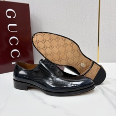 💋💍G家 GUCC* 古-驰 新品男士正装鞋皮鞋 德比鞋鞋型,是优雅与实用的平衡之选。选用细腻有光泽的进口牛皮/ 💋💍G家 GUCC* 古-驰 新品男士正装鞋皮鞋 德比鞋鞋型,是优雅与实用的平衡之选。选用细腻有光泽的进口牛皮/