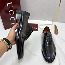 💋💍G家 GUCC* 古-驰 新品男士正装鞋皮鞋 德比鞋鞋型,是优雅与实用的平衡之选。选用细腻有光泽的进口牛皮/ 💋💍G家 GUCC* 古-驰 新品男士正装鞋皮鞋 德比鞋鞋型,是优雅与实用的平衡之选。选用细腻有光泽的进口牛皮/
