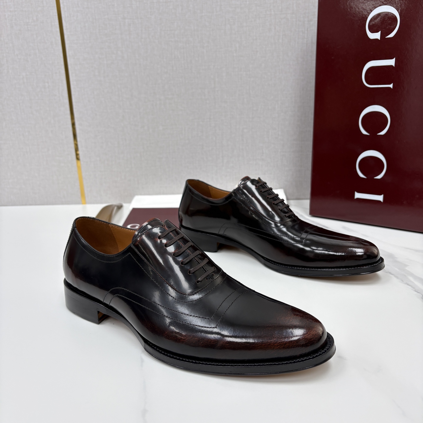 💋💍G家 GUCC* 古-驰 新品男士正装鞋皮鞋 德比鞋鞋型,是优雅与实用的平衡之选。选用细腻有光泽的进口牛皮/ 💋💍G家 GUCC* 古-驰 新品男士正装鞋皮鞋 德比鞋鞋型,是优雅与实用的平衡之选。选用细腻有光泽的进口牛皮/