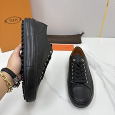 💋💍Tod* 托德~斯 新品运动板鞋 官方 6,310 鞋面采用经典硫化款式板鞋设计,侧面搭配叠加梯式牛皮/ 💋💍Tod* 托德~斯 新品运动板鞋 官方 6,310 鞋面采用经典硫化款式板鞋设计,侧面搭配叠加梯式牛皮/