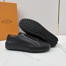 💋💍Tod* 托德~斯 新品运动板鞋 官方 6,310 鞋面采用经典硫化款式板鞋设计,侧面搭配叠加梯式牛皮/ 💋💍Tod* 托德~斯 新品运动板鞋 官方 6,310 鞋面采用经典硫化款式板鞋设计,侧面搭配叠加梯式牛皮/
