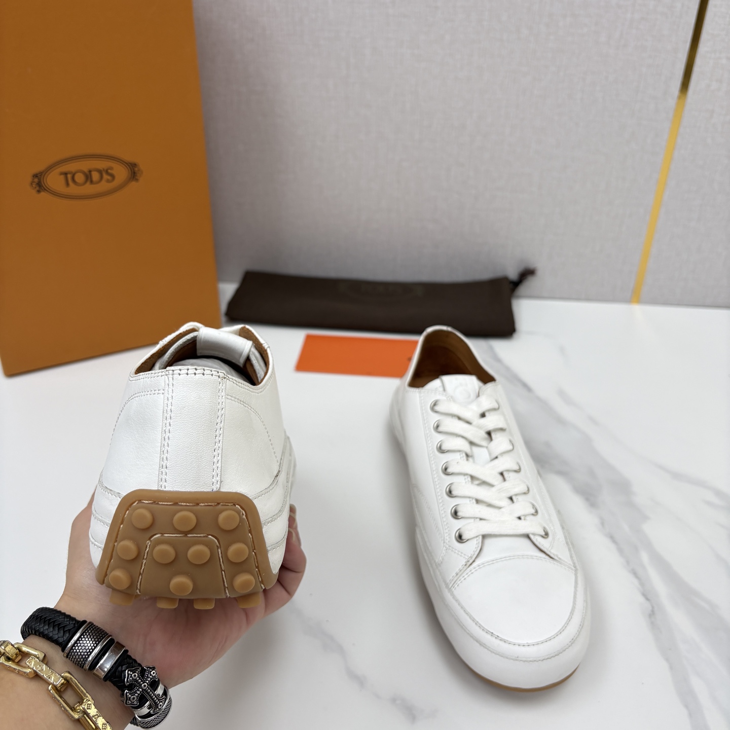 💋💍Tod* 托德~斯 新品运动板鞋 官方 6,310 鞋面采用经典硫化款式板鞋设计,侧面搭配叠加梯式牛皮/ 💋💍Tod* 托德~斯 新品运动板鞋 官方 6,310 鞋面采用经典硫化款式板鞋设计,侧面搭配叠加梯式牛皮/