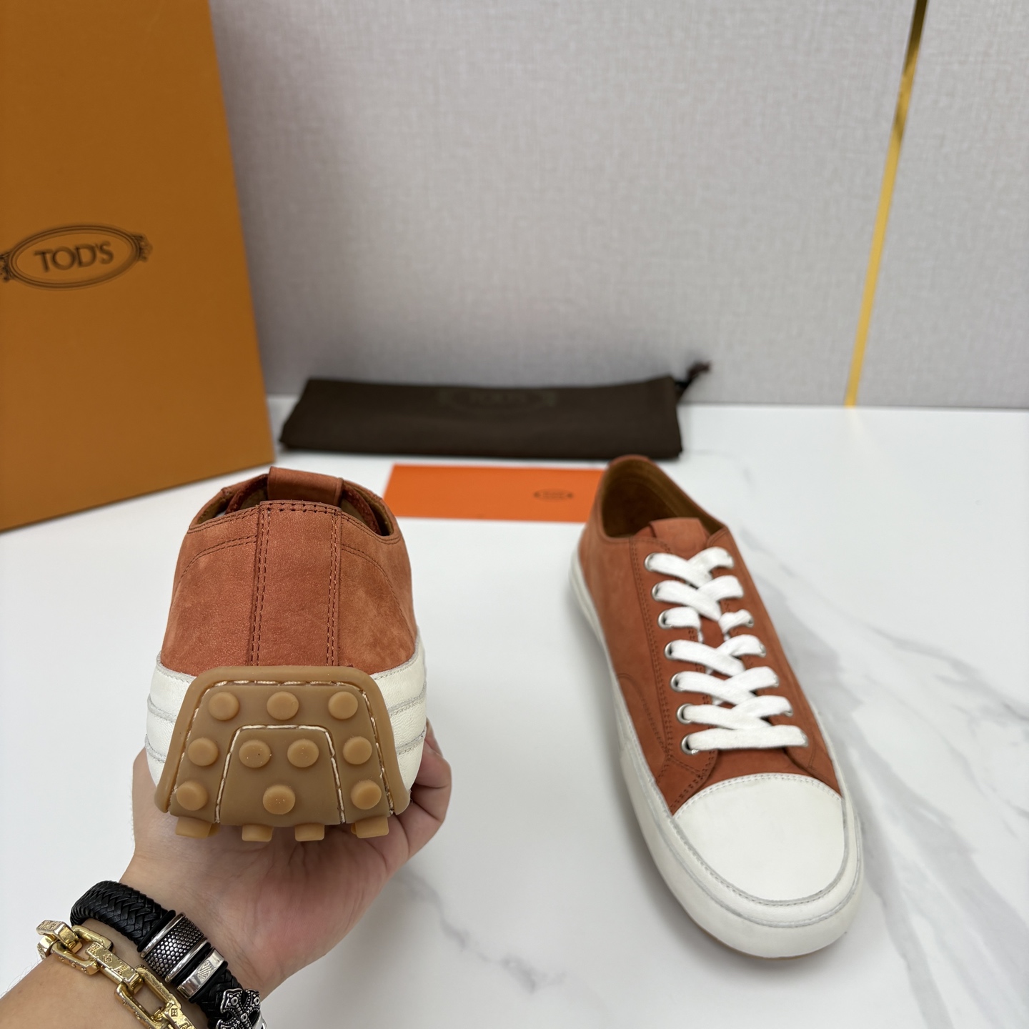 💋💍Tod* 托德~斯 新品运动板鞋 官方 6,310 鞋面采用经典硫化款式板鞋设计,侧面搭配叠加梯式牛皮/ 💋💍Tod* 托德~斯 新品运动板鞋 官方 6,310 鞋面采用经典硫化款式板鞋设计,侧面搭配叠加梯式牛皮/