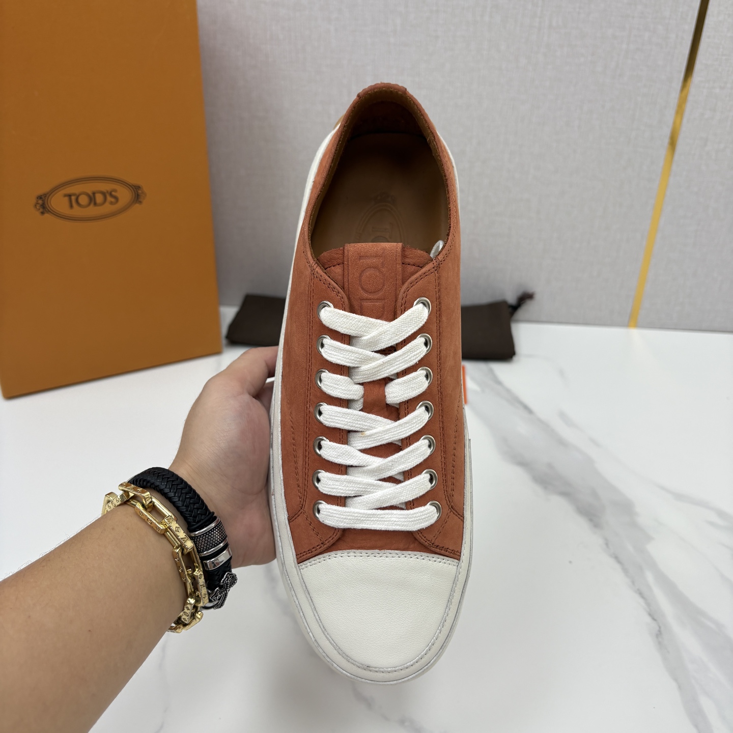 💋💍Tod* 托德~斯 新品运动板鞋 官方 6,310 鞋面采用经典硫化款式板鞋设计,侧面搭配叠加梯式牛皮/ 💋💍Tod* 托德~斯 新品运动板鞋 官方 6,310 鞋面采用经典硫化款式板鞋设计,侧面搭配叠加梯式牛皮/