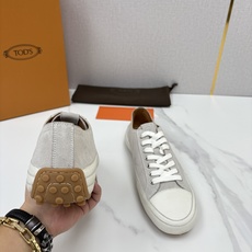 💋💍Tod* 托德~斯 新品运动板鞋 官方 6,310 鞋面采用经典硫化款式板鞋设计,侧面搭配叠加梯式牛皮/ 💋💍Tod* 托德~斯 新品运动板鞋 官方 6,310 鞋面采用经典硫化款式板鞋设计,侧面搭配叠加梯式牛皮/