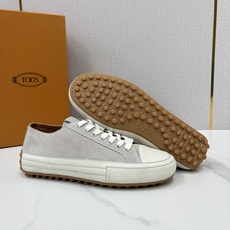 💋💍Tod* 托德~斯 新品运动板鞋 官方 6,310 鞋面采用经典硫化款式板鞋设计,侧面搭配叠加梯式牛皮/ 💋💍Tod* 托德~斯 新品运动板鞋 官方 6,310 鞋面采用经典硫化款式板鞋设计,侧面搭配叠加梯式牛皮/