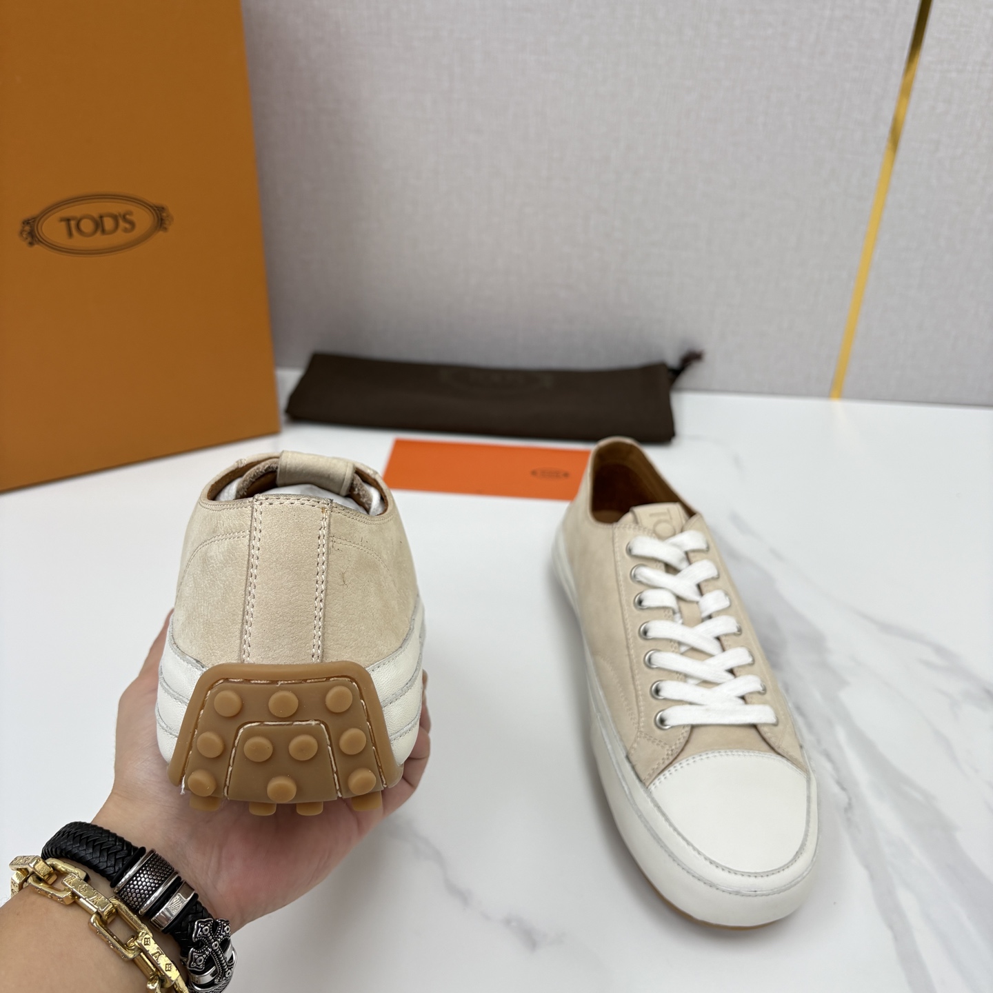 💋💍Tod* 托德~斯 新品运动板鞋 官方 6,310 鞋面采用经典硫化款式板鞋设计,侧面搭配叠加梯式牛皮/ 💋💍Tod* 托德~斯 新品运动板鞋 官方 6,310 鞋面采用经典硫化款式板鞋设计,侧面搭配叠加梯式牛皮/