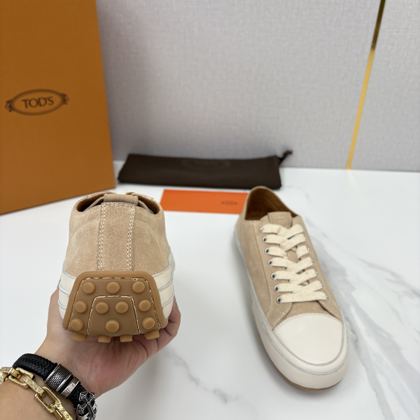 💋💍Tod* 托德~斯 新品运动板鞋 官方 6,310 鞋面采用经典硫化款式板鞋设计,侧面搭配叠加梯式牛皮/ 💋💍Tod* 托德~斯 新品运动板鞋 官方 6,310 鞋面采用经典硫化款式板鞋设计,侧面搭配叠加梯式牛皮/