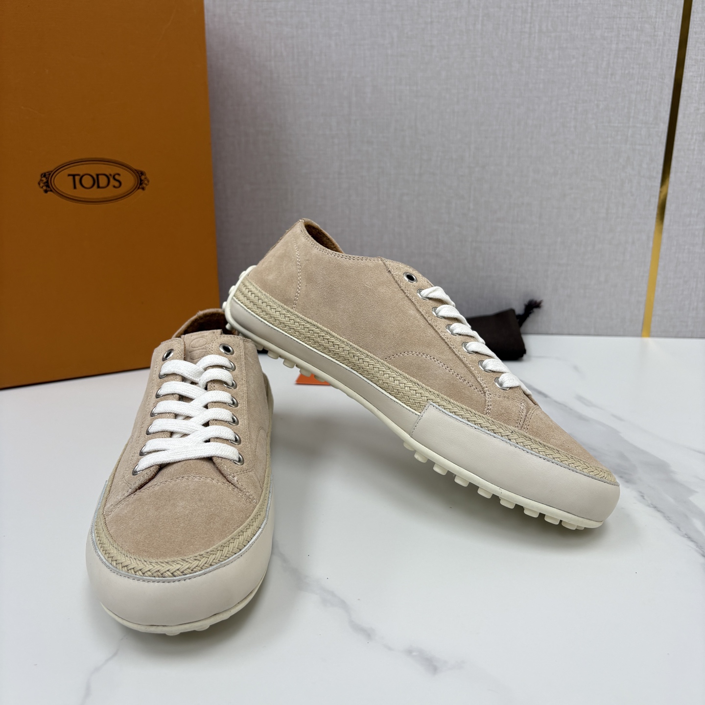 💋💍Tod* 托德~斯 新品运动板鞋 官方 6,310 鞋面采用经典硫化款式板鞋设计,侧面搭配叠加梯式牛皮/ 💋💍Tod* 托德~斯 新品运动板鞋 官方 6,310 鞋面采用经典硫化款式板鞋设计,侧面搭配叠加梯式牛皮/