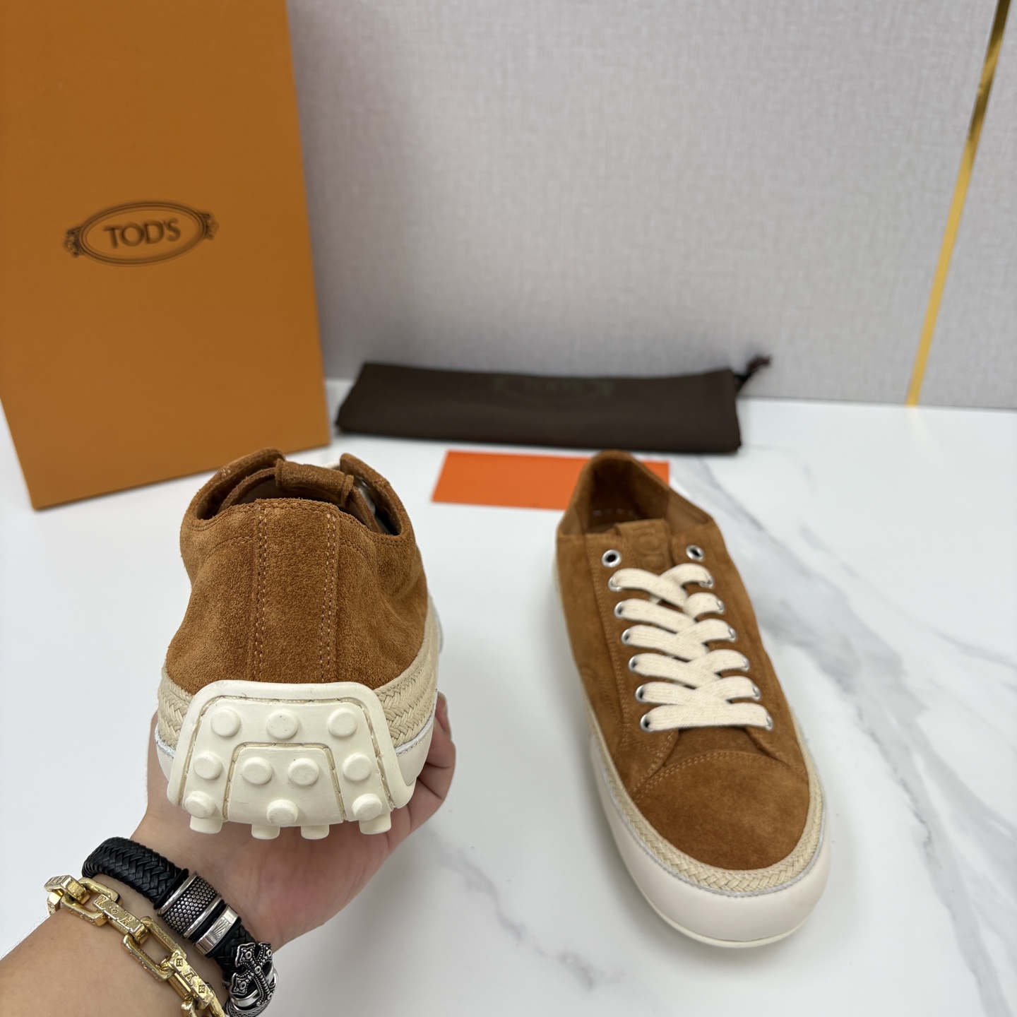 💋💍Tod* 托德~斯 新品运动板鞋 官方 6,310 鞋面采用经典硫化款式板鞋设计,侧面搭配叠加梯式牛皮/ 💋💍Tod* 托德~斯 新品运动板鞋 官方 6,310 鞋面采用经典硫化款式板鞋设计,侧面搭配叠加梯式牛皮/