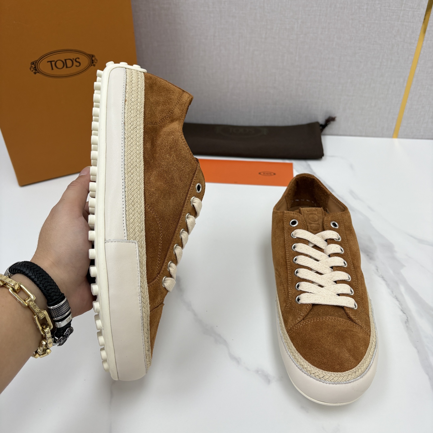 💋💍Tod* 托德~斯 新品运动板鞋 官方 6,310 鞋面采用经典硫化款式板鞋设计,侧面搭配叠加梯式牛皮/ 💋💍Tod* 托德~斯 新品运动板鞋 官方 6,310 鞋面采用经典硫化款式板鞋设计,侧面搭配叠加梯式牛皮/