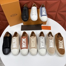 💋💍Tod* 托德~斯 新品运动板鞋 官方 6,310 鞋面采用经典硫化款式板鞋设计,侧面搭配叠加梯式牛皮/ 💋💍Tod* 托德~斯 新品运动板鞋 官方 6,310 鞋面采用经典硫化款式板鞋设计,侧面搭配叠加梯式牛皮/