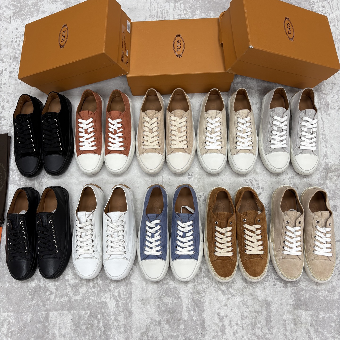 💋💍Tod* 托德～斯 新品运动板鞋   官方   6,310   鞋面采用经典硫化款式板鞋设计，侧面搭配叠加梯式牛皮/