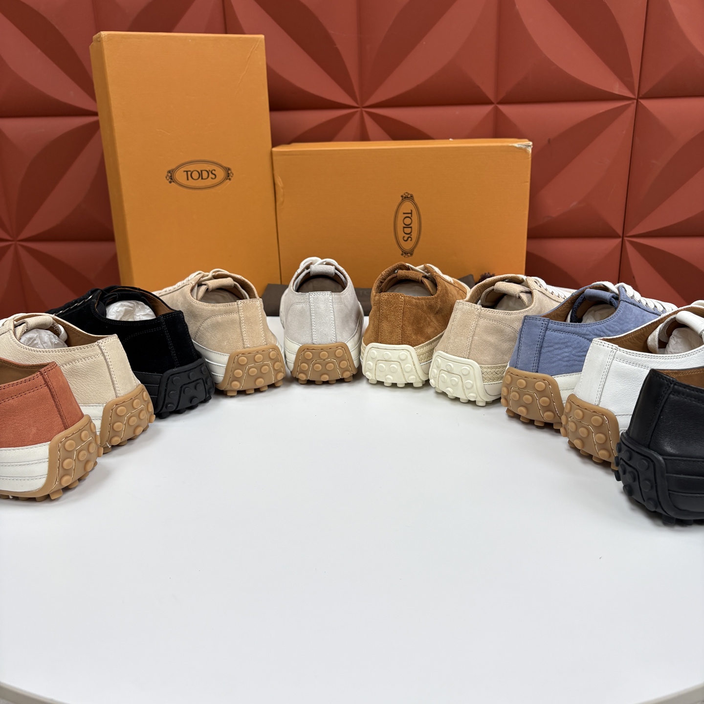 💋💍Tod* 托德~斯 新品运动板鞋 官方 6,310 鞋面采用经典硫化款式板鞋设计,侧面搭配叠加梯式牛皮/ 💋💍Tod* 托德~斯 新品运动板鞋 官方 6,310 鞋面采用经典硫化款式板鞋设计,侧面搭配叠加梯式牛皮/
