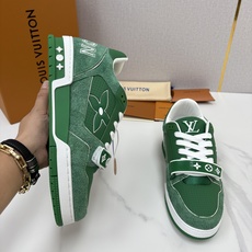 💋💍L家新品 TRAINER 魔术贴系列运动鞋 官方 11,100 本款L*V Trainer 运动鞋以牛皮 💋💍L家新品 TRAINER 魔术贴系列运动鞋 官方 11,100 本款L*V Trainer 运动鞋以牛皮