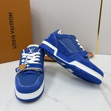 💋💍L家新品 TRAINER 魔术贴系列运动鞋 官方 11,100 本款L*V Trainer 运动鞋以牛皮 💋💍L家新品 TRAINER 魔术贴系列运动鞋 官方 11,100 本款L*V Trainer 运动鞋以牛皮