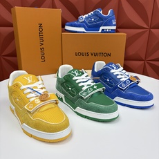 💋💍L家新品 TRAINER 魔术贴系列运动鞋 官方 11,100 本款L*V Trainer 运动鞋以牛皮 💋💍L家新品 TRAINER 魔术贴系列运动鞋 官方 11,100 本款L*V Trainer 运动鞋以牛皮