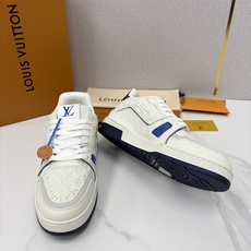 💋💍L家新品 L*V 路易~当季新品上架 TRAINER 系列运动鞋 官方 10,400 色彩狂想与复古 💋💍L家新品 L*V 路易~当季新品上架 TRAINER 系列运动鞋 官方 10,400 色彩狂想与复古