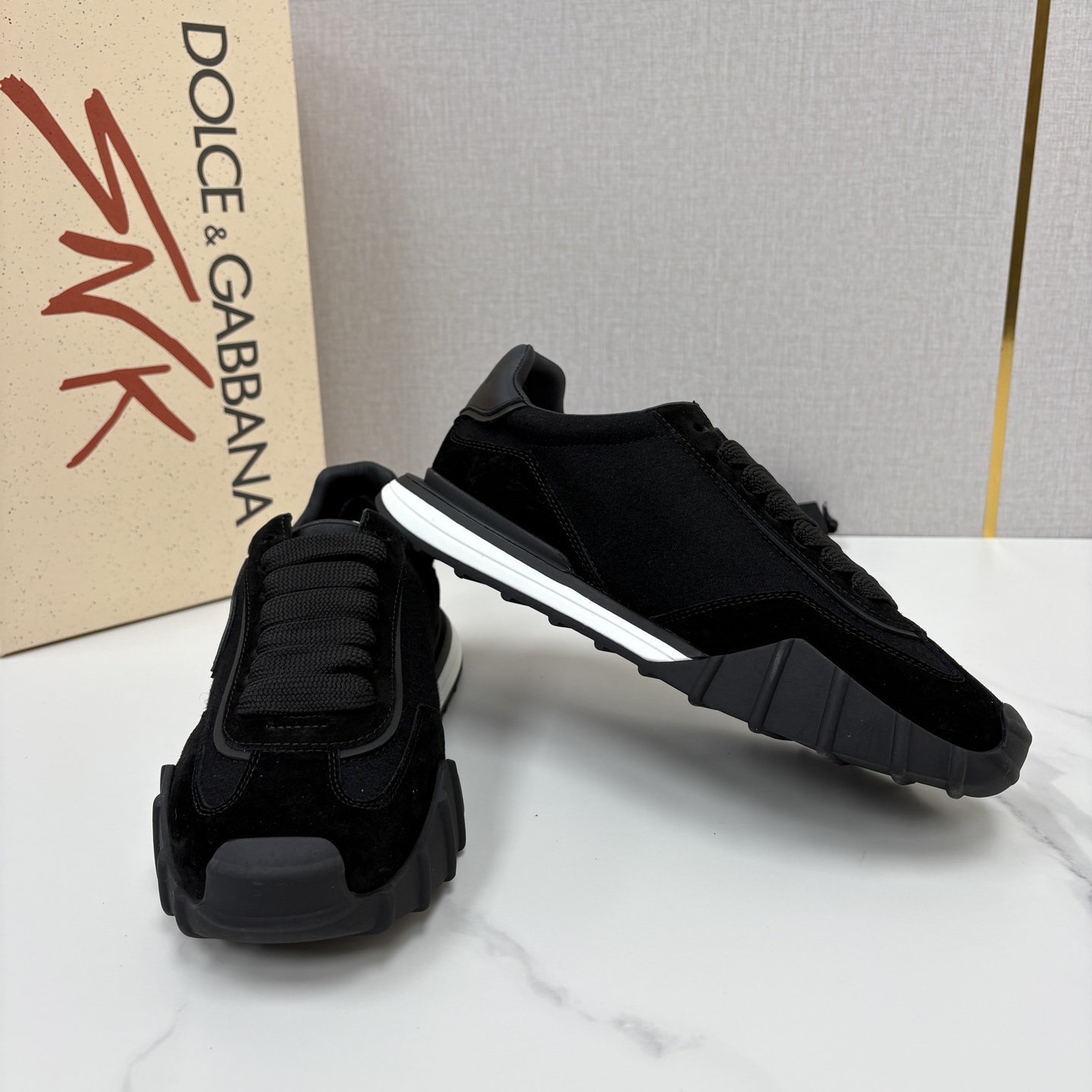 💋💍DG 家新品 Dolce &Gabban* 杜嘉~班纳 多材质拼接休闲运动阿甘鞋 运动与现代感兼具的运 💋💍DG 家新品 Dolce &Gabban* 杜嘉~班纳 多材质拼接休闲运动阿甘鞋 运动与现代感兼具的运