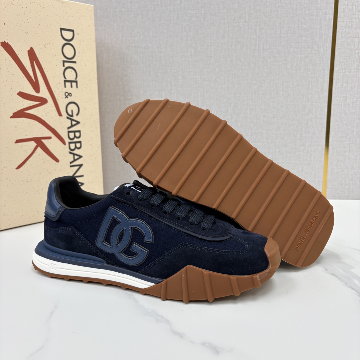 💋💍DG 家新品 Dolce &Gabban* 杜嘉~班纳 多材质拼接休闲运动阿甘鞋 运动与现代感兼具的运 💋💍DG 家新品 Dolce &Gabban* 杜嘉~班纳 多材质拼接休闲运动阿甘鞋 运动与现代感兼具的运