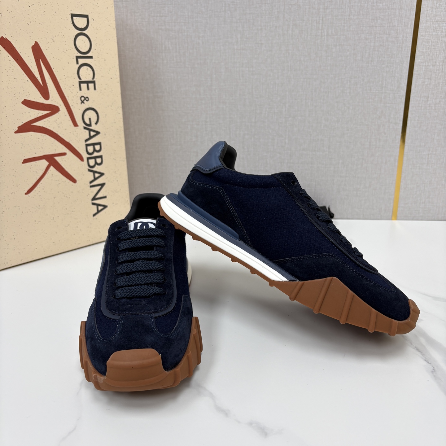 💋💍DG 家新品 Dolce &Gabban* 杜嘉~班纳 多材质拼接休闲运动阿甘鞋 运动与现代感兼具的运 💋💍DG 家新品 Dolce &Gabban* 杜嘉~班纳 多材质拼接休闲运动阿甘鞋 运动与现代感兼具的运
